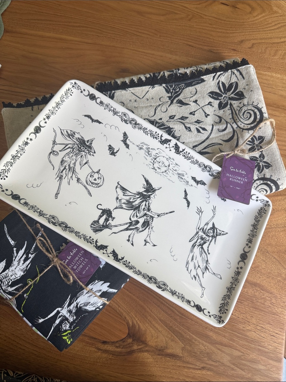 Sur La Table Halloween Witches Platter, Table Runner, 3 Towels NWT